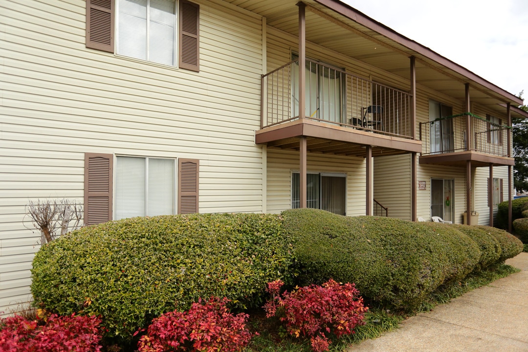Westbrooke Apartments in Huntsville, AL - Foto de edificio