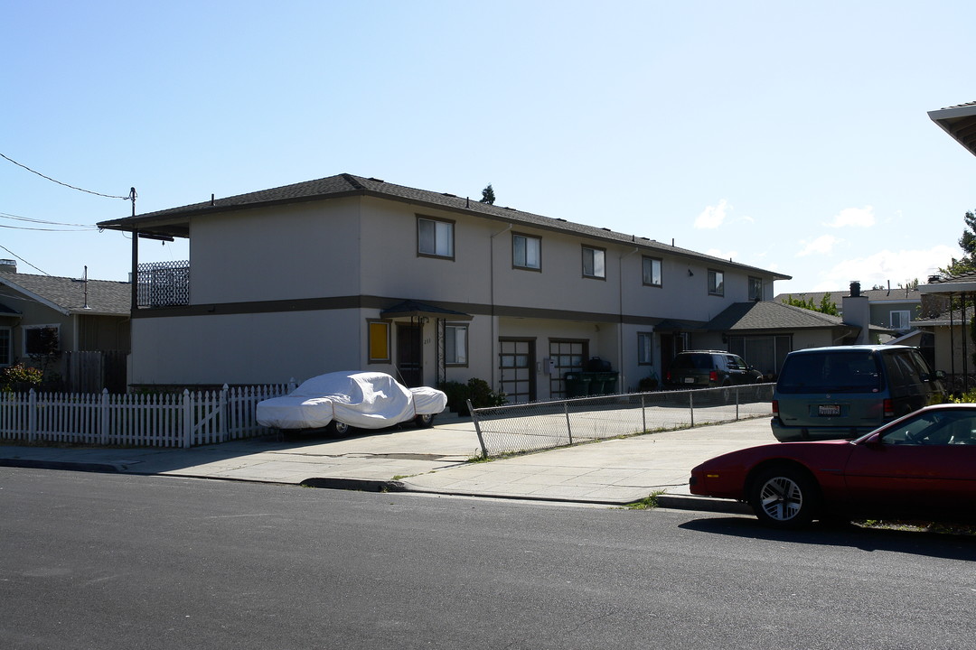 233 Madison Ave in Redwood City, CA - Foto de edificio