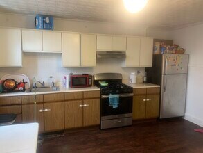 147 Ferry St, Unit 2R in Newark, NJ - Building Photo - Building Photo