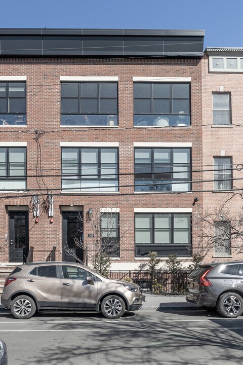 382 7th St in Jersey City, NJ - Building Photo