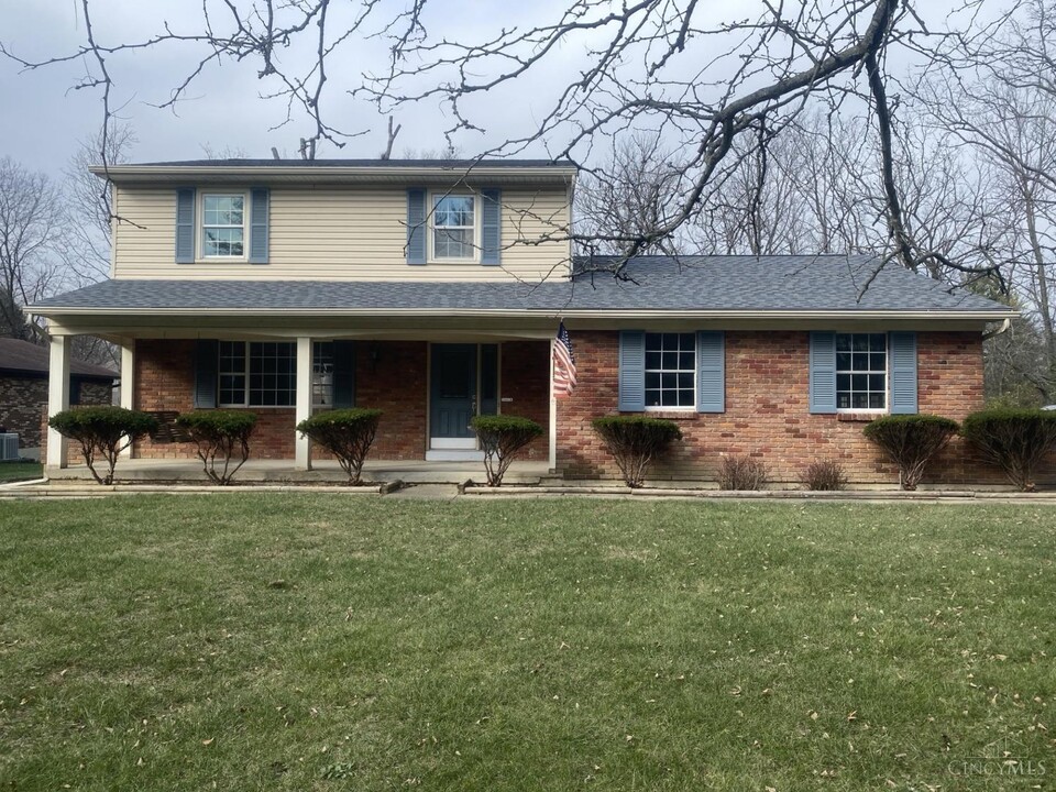 2065 Winding Creek Ln in Mason, OH - Building Photo