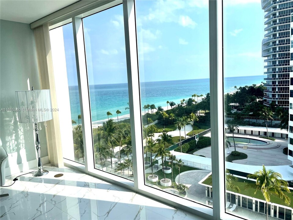 10275 Collins Ave, Unit 814 in Bal Harbour, FL - Building Photo