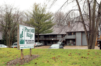 Pine Mill Ridge Apartments in Cuyahoga Falls, OH - Building Photo - Building Photo