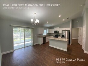958 W Geneva Pl in Citrus Springs, FL - Building Photo - Building Photo