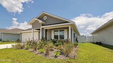 6488 Slabinski Ln in Panama City, FL - Building Photo - Building Photo