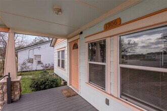 1306 22nd St in Huntsville, TX - Building Photo - Building Photo