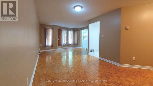 151 Townsgate Dr in Toronto, ON - Building Photo - Building Photo