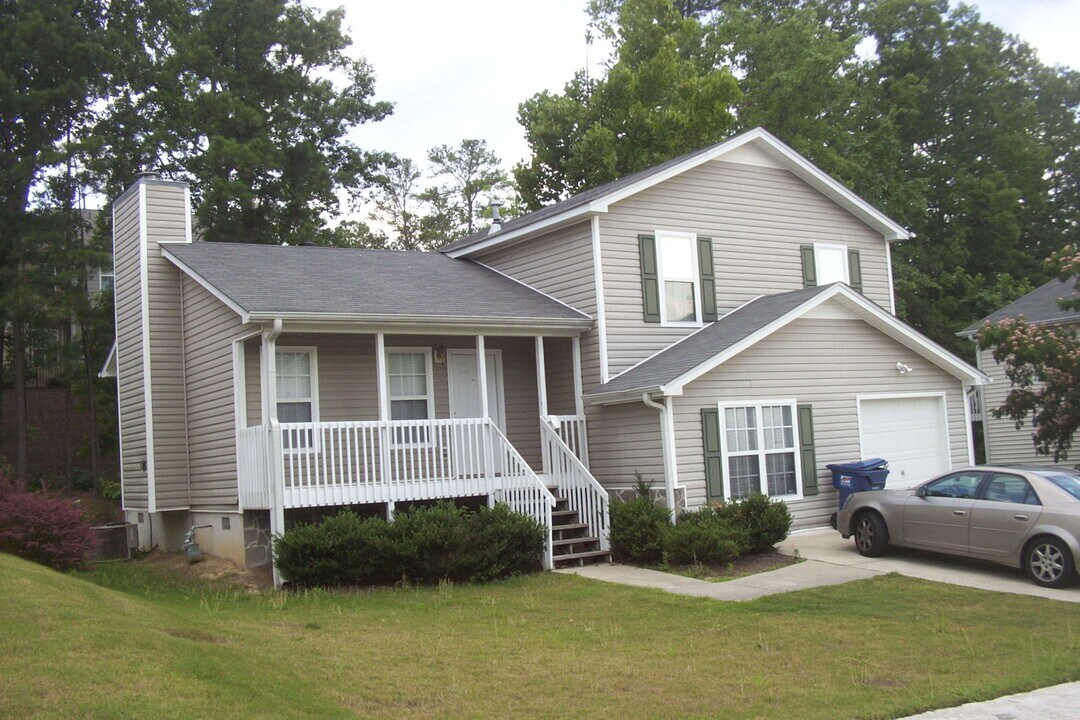 1716 Graywood Dr SE in Mableton, GA - Building Photo