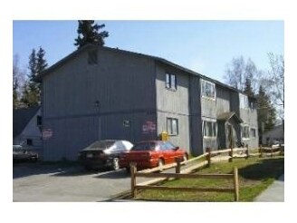 509 Hoyt St in Anchorage, AK - Building Photo