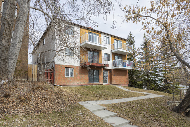 338 2 Av NE in Calgary, AB - Building Photo - Primary Photo