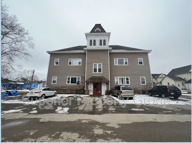 property at 437 W Mill St