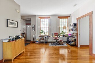87 Bristol St, Unit 1A in Cambridge, MA - Building Photo - Building Photo