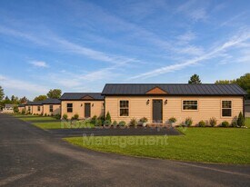 111 E Cottonwood Dr in Kalispell, MT - Building Photo