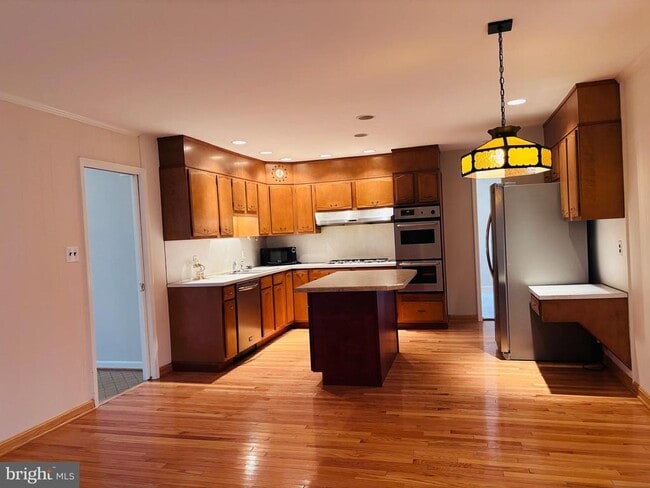 327 Walden Rd in Wilmington, DE - Foto de edificio - Building Photo