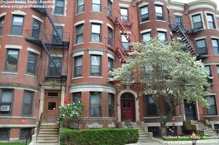 9 Buswell St, Unit 2F in Boston, MA - Building Photo