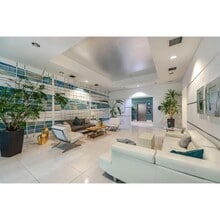 1723 SW 23rd St in Miami, FL - Foto de edificio - Building Photo