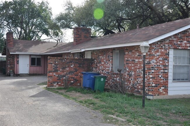 2011 Gathright Cove in Austin, TX - Building Photo - Building Photo