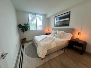 610 NE 1st Pl, Unit S4 in Hialeah, FL - Building Photo - Building Photo