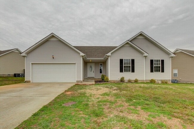 1353 Francesca Drive in Clarksville, TN - Building Photo - Building Photo