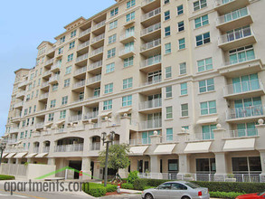 Palmetto Place in Boca Raton, FL - Building Photo - Building Photo