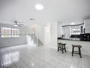 6753 NW 182nd St in Hialeah, FL - Building Photo - Building Photo