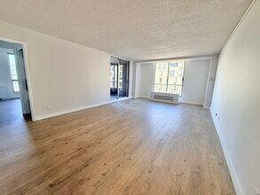 44 Washington St in Brookline, MA - Foto de edificio - Building Photo