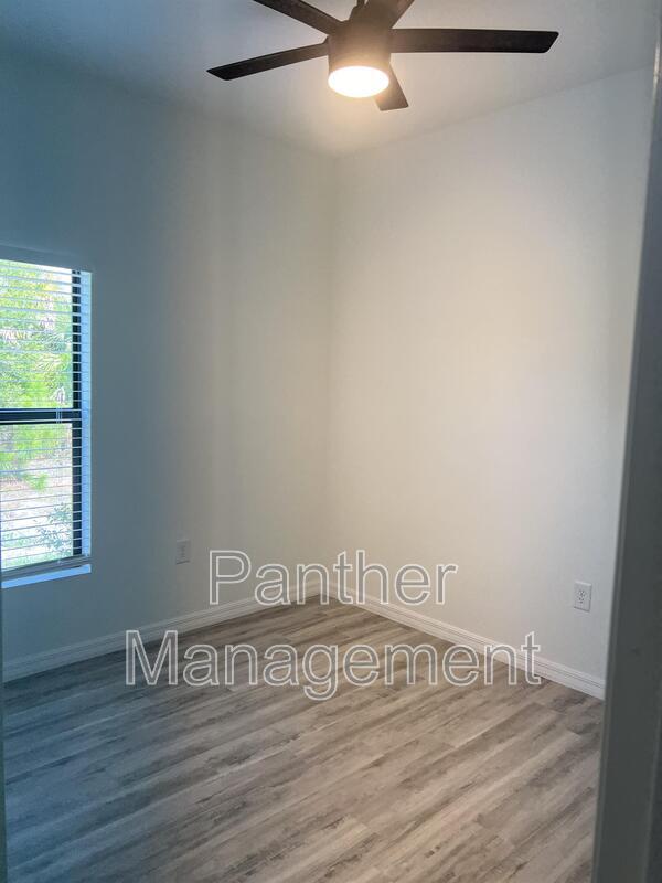 5207 Benton St in Lehigh Acres, FL - Building Photo - Building Photo