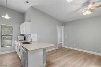 5105 SW Courtyards Ct in Cape Coral, FL - Building Photo - Building Photo