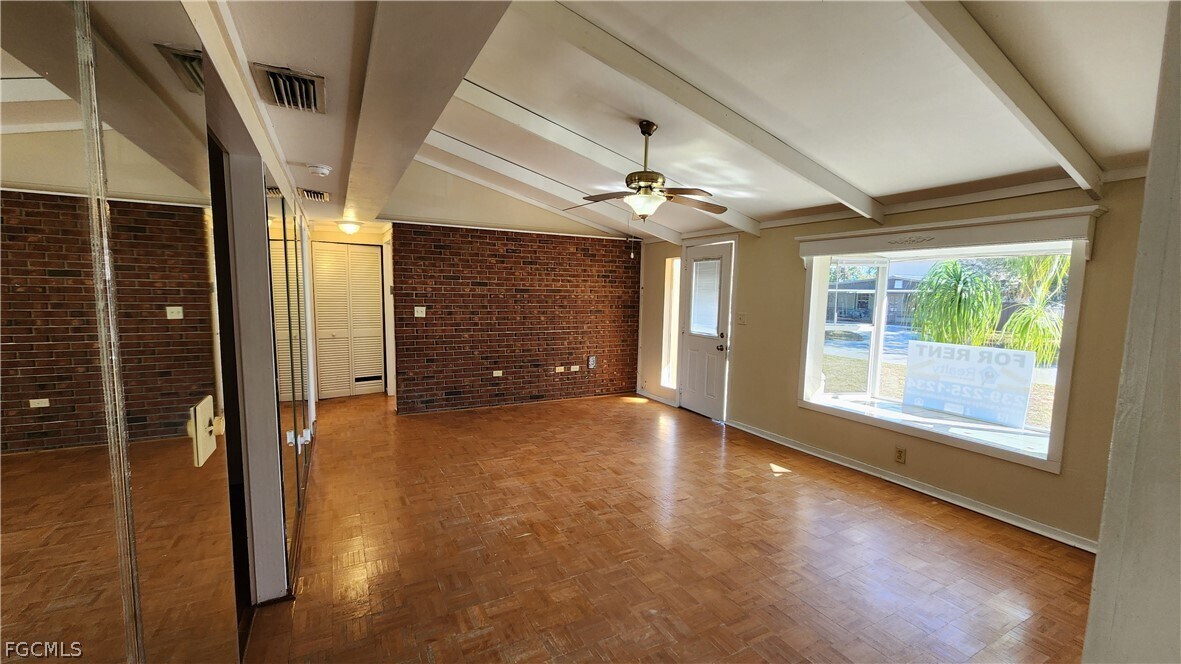 2181 Brandon St in Ft. Myers, FL - Building Photo