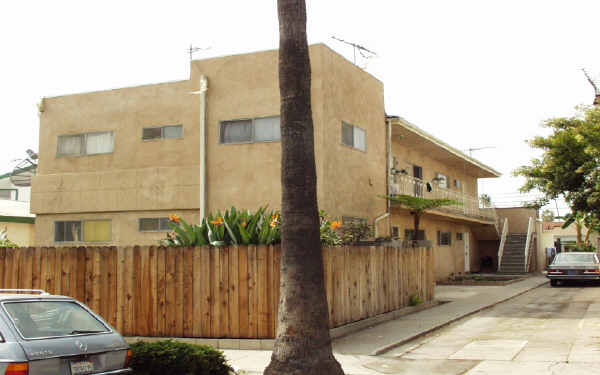 1523 S Sycamore Ave in Los Angeles, CA - Foto de edificio