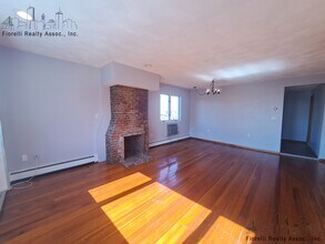 166 Webster St in Boston, MA - Building Photo - Building Photo