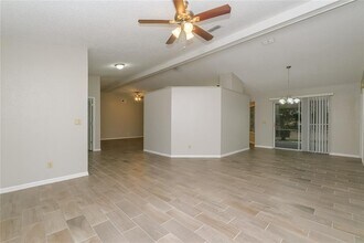 6084 Freeport Dr in Spring Hill, FL - Building Photo - Building Photo