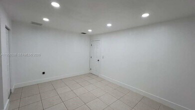 4722 NW 192nd Terrace in Miami Gardens, FL - Building Photo - Building Photo