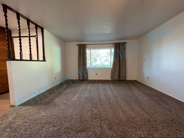 18138 Seaman Ave in Sandy, OR - Building Photo - Building Photo