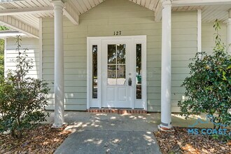 127 Earle Taylor Ln in Ocean Springs, MS - Building Photo - Building Photo