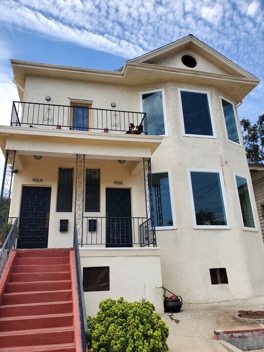 466       Solano Ave in Los Angeles, CA - Building Photo