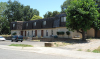 Town Home Apartments in Sacramento, CA - Foto de edificio - Building Photo