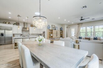 9272 E Desert Village Dr in Scottsdale, AZ - Building Photo - Building Photo