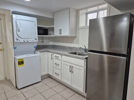 305 Adams Ave, Unit Basement Studio in Alexandria, VA - Building Photo