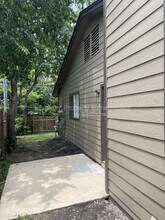 5715 Lochmoor in San Antonio, TX - Building Photo - Building Photo