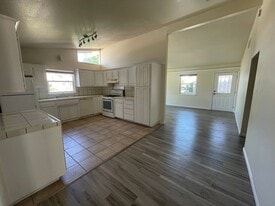 284 Citrus Ave in Vacaville, CA - Building Photo