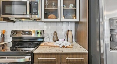 2627 Live Oak St, Unit 1376 in Dallas, TX - Building Photo - Building Photo