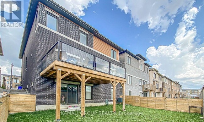 130 Vantage Lp in Newmarket, ON - Building Photo - Building Photo
