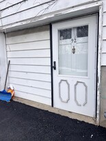 92 Shaker Rd in Albany, NY - Building Photo