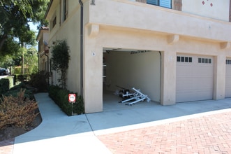 302 S Voluntario St, Unit C in Santa Barbara, CA - Foto de edificio - Building Photo