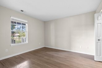 Doria Apartments in Virginia Beach, VA - Foto de edificio - Building Photo