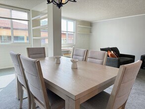 540 Kelton Ave, Unit 204 in Los Angeles, CA - Building Photo - Building Photo