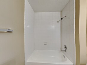 31106 Perlican Dr in Spring, TX - Foto de edificio - Building Photo