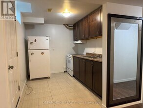33 Vivian Rd in Toronto, ON - Building Photo - Building Photo