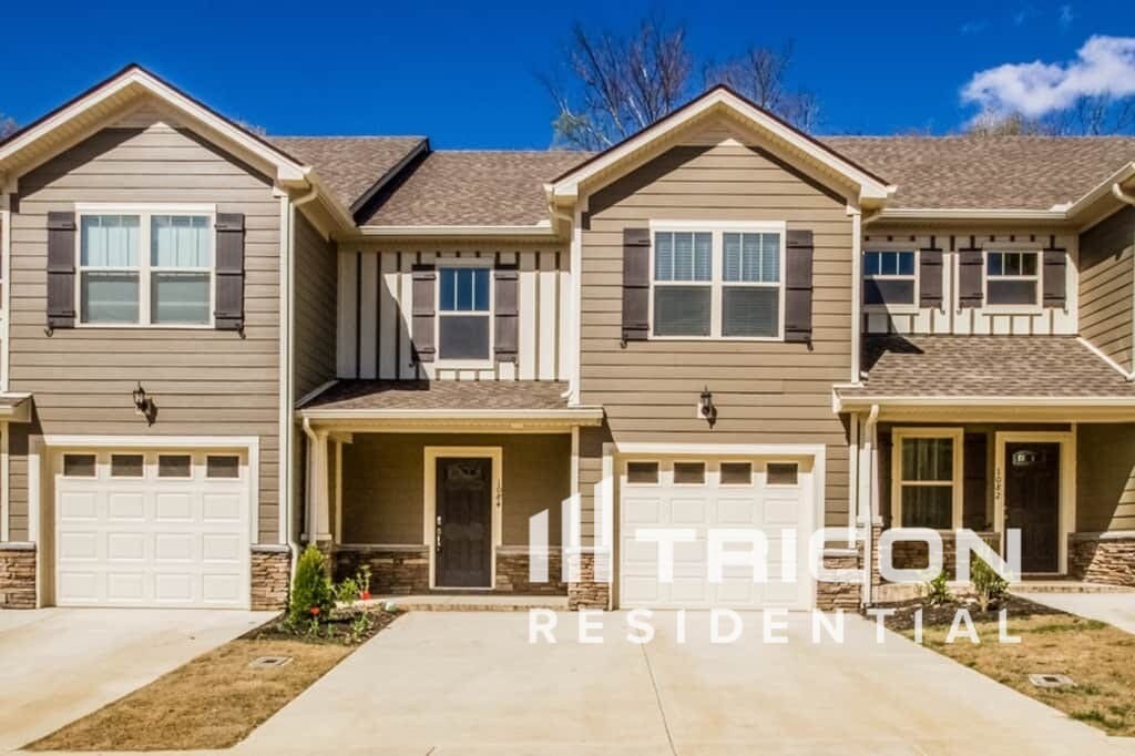 1084 Neeleys Bnd in Spring Hill, TN - Building Photo